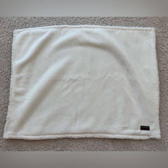 UGG Cream Sherpa standard pillow case - Picture 2 of 4